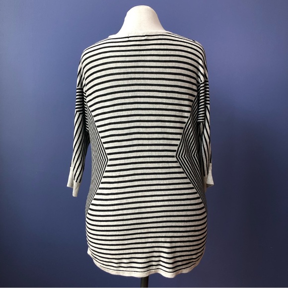 Jaclyn Smith Striped Geometric XL Sweater Black Cream Top - Picture 3 of 8